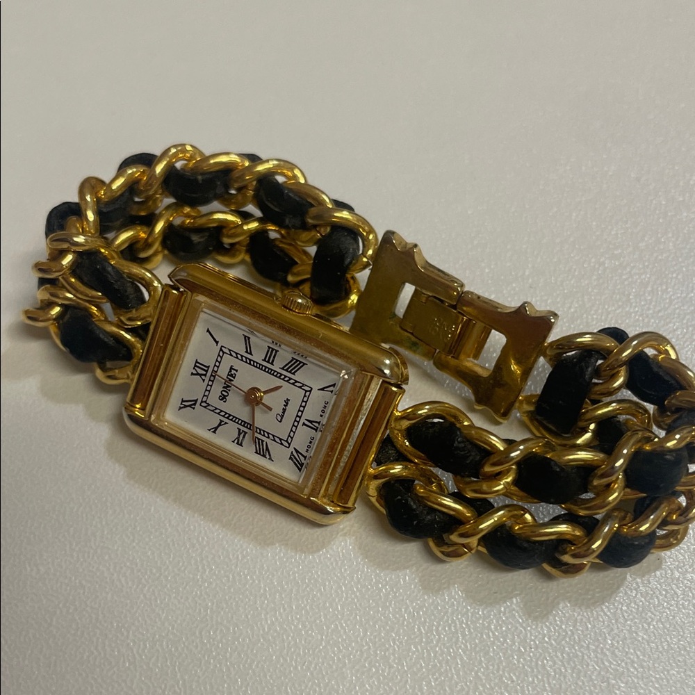 Gold and Black Chain Link Watch (needs battery)